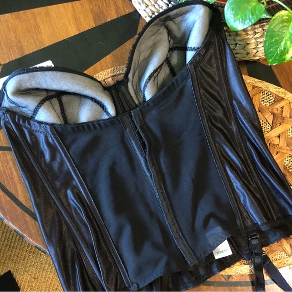 NWT Carnival Full Figure Satin Torsolette Corset Bra With Garders, Size 38DD - Picture 5 of 6